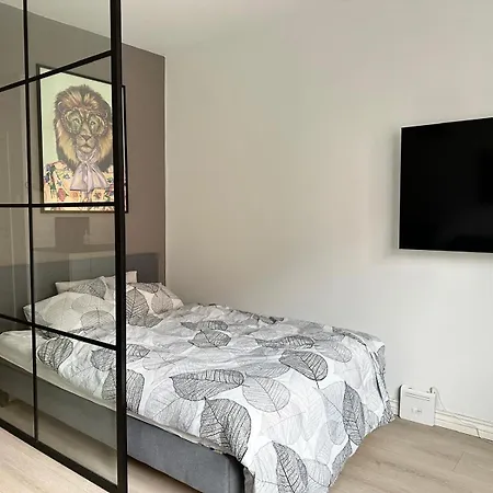 Cozy With Free Parking Apartamento *